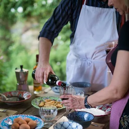 La Canonica Di Nusenna Bed & Breakfast